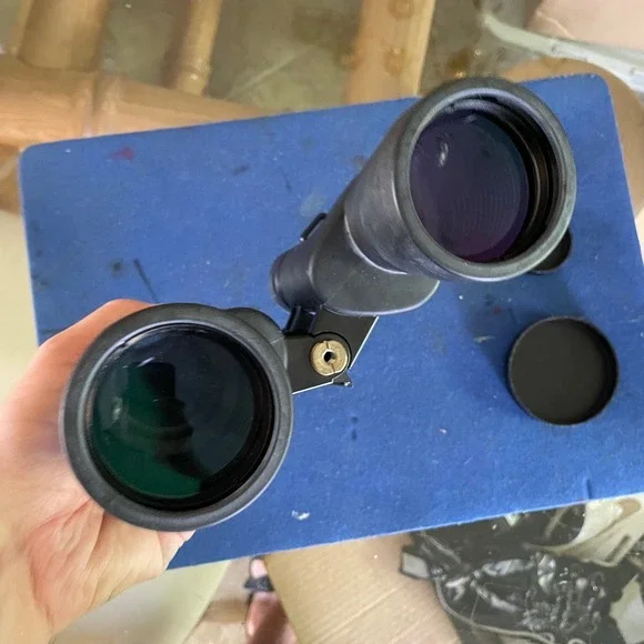 Bushnell Wide Angle Binoculars 13-1050 70‎ Field With Case